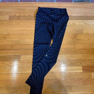 Alo Black and Gray Patterned Leggings Size Large
